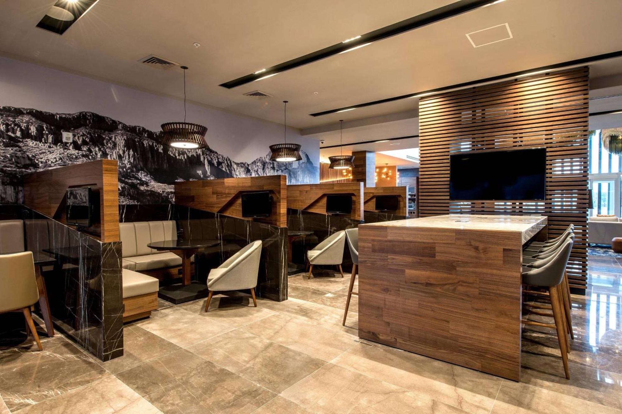 Courtyard By Marriott San Luis Potosi, Los Lagos Exteriér fotografie