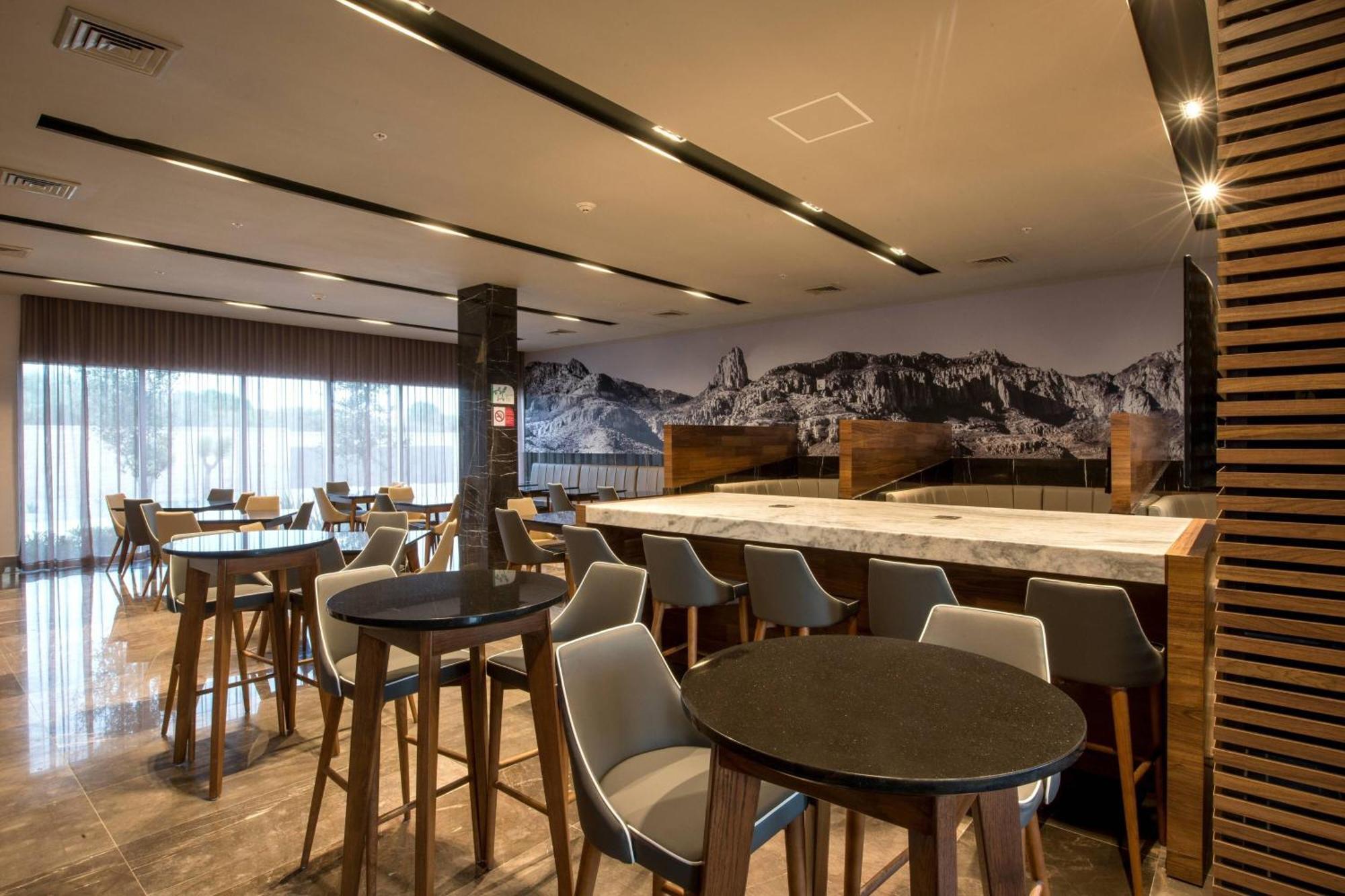 Courtyard By Marriott San Luis Potosi, Los Lagos Exteriér fotografie