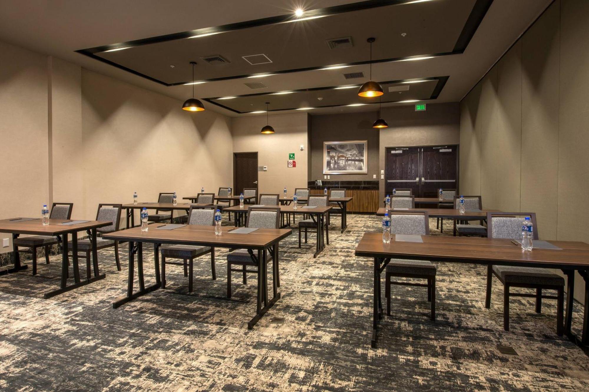 Courtyard By Marriott San Luis Potosi, Los Lagos Exteriér fotografie