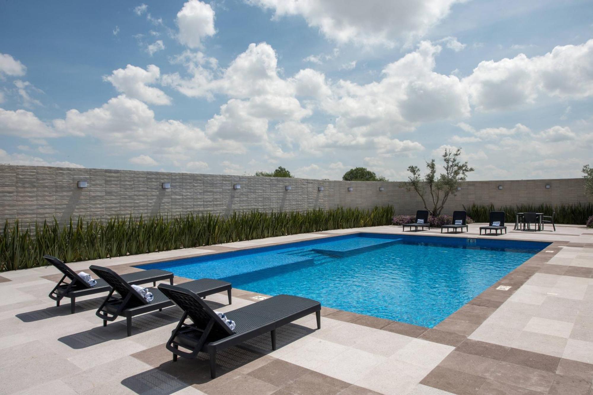 Courtyard By Marriott San Luis Potosi, Los Lagos Exteriér fotografie