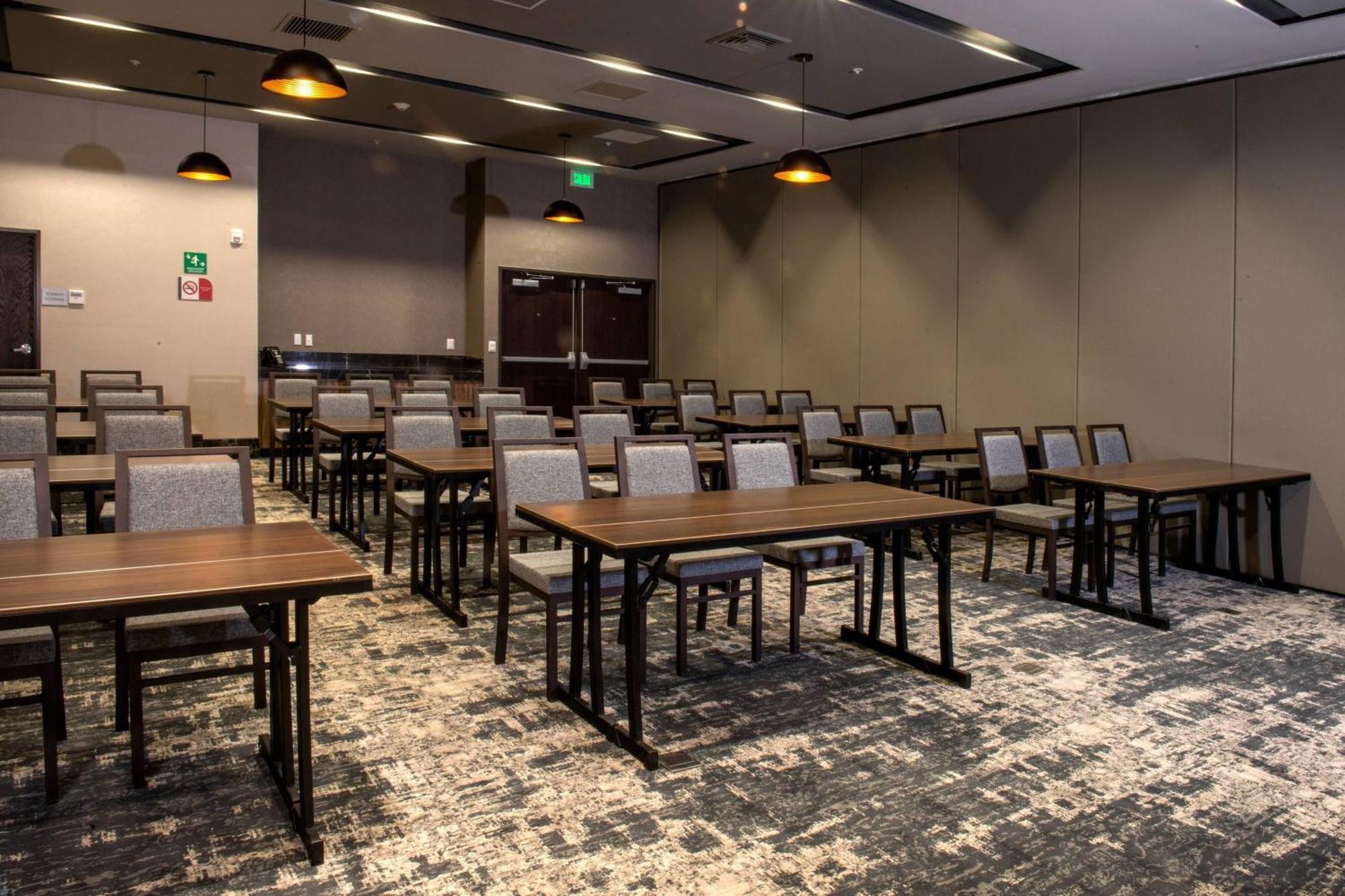 Courtyard By Marriott San Luis Potosi, Los Lagos Exteriér fotografie