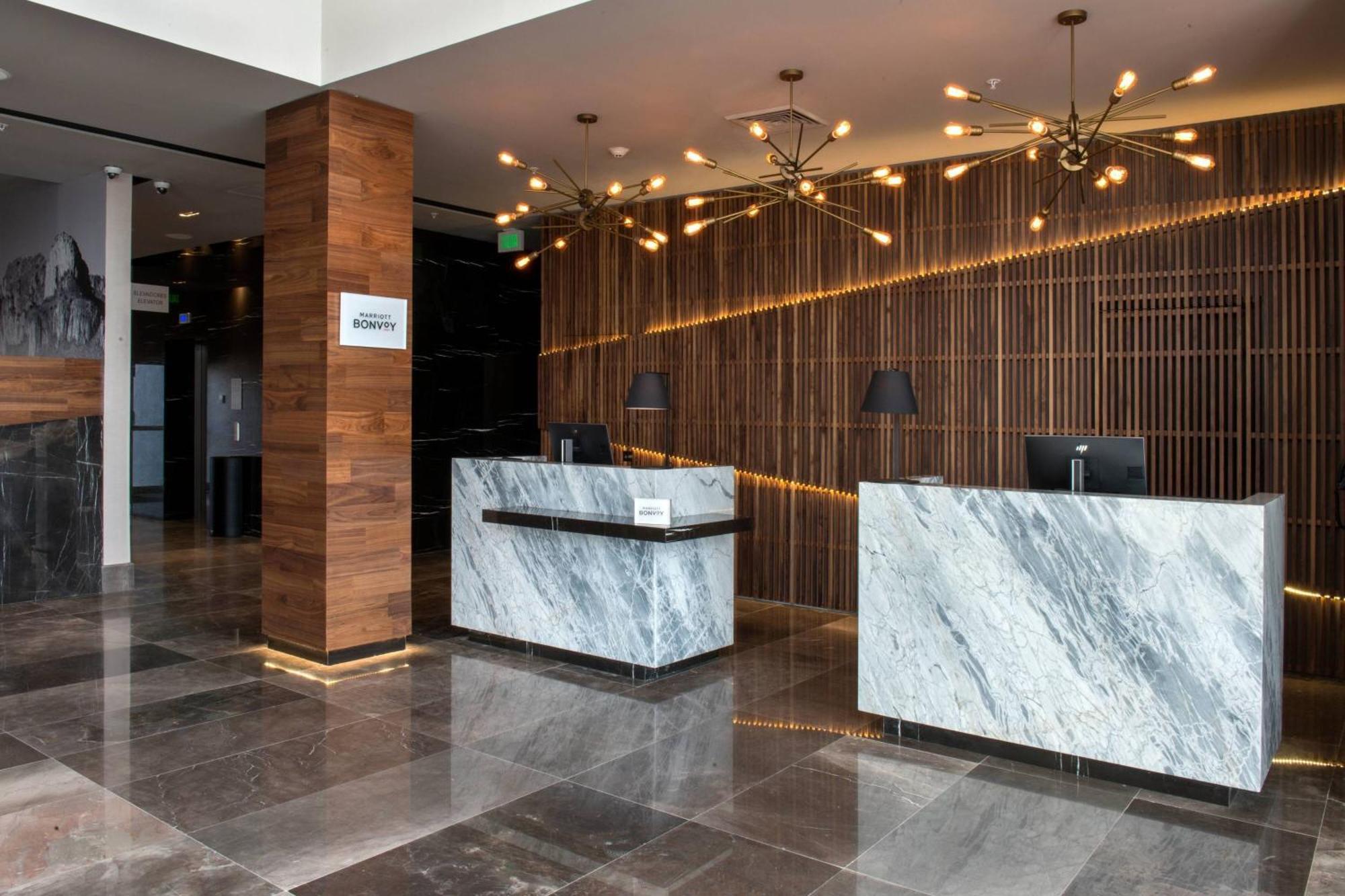 Courtyard By Marriott San Luis Potosi, Los Lagos Exteriér fotografie