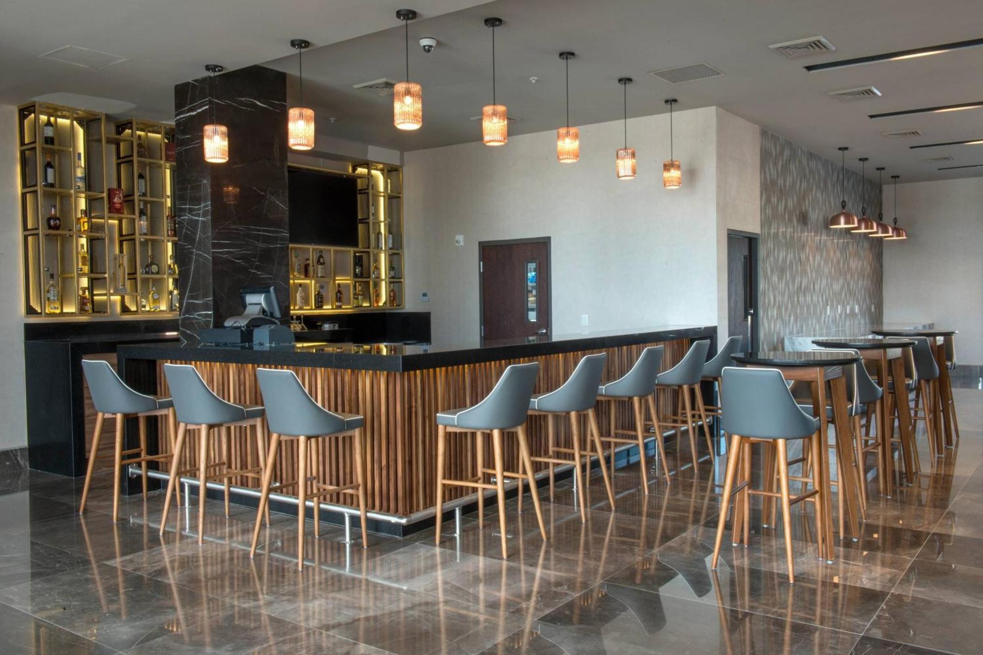 Courtyard By Marriott San Luis Potosi, Los Lagos Exteriér fotografie