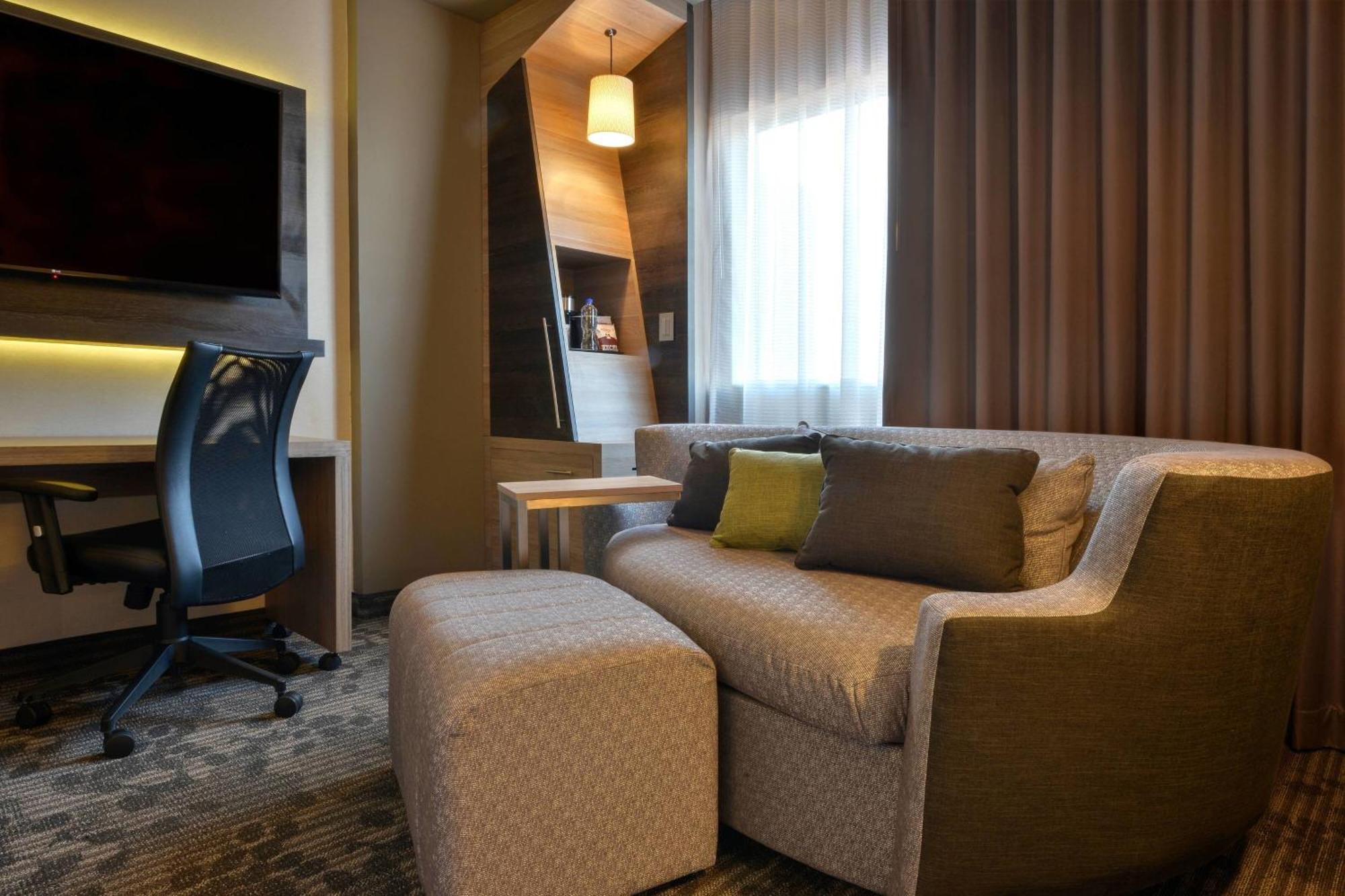 Courtyard By Marriott San Luis Potosi, Los Lagos Exteriér fotografie